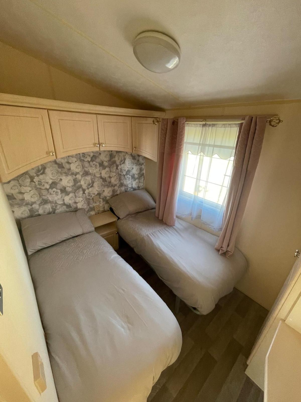 Willerby Granada 2-Bedroom Caravan, Glasgow Аддінгстон Екстер'єр фото